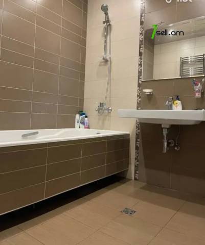 4 սենյականոց բնակարան նորակառույց շենքում Կոմիտասի պողոտայում, 127 ք.մ., 2 սանհանգույց