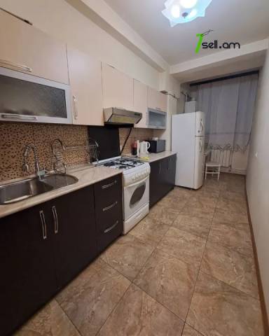 3 սենյականոց բնակարան Սայաթ-Նովայի պողոտայում, 70 ք.մ., 9/11 հարկ, կապիտալ վերանորոգված