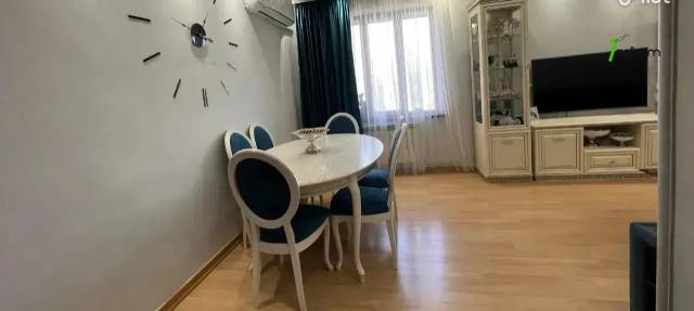 3 սենյականոց բնակարան, Աթոյան փողոցի նրբանցք, 64 ք.մ., նախավերջին հարկ, եվրովերանորոգված