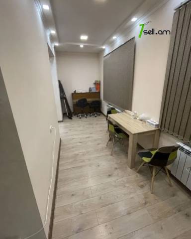 3 սենյականոց բնակարան Բագրատունյաց պողոտայում, 100 ք.մ., 2/5 հարկ, մի քանի պատշգամբ