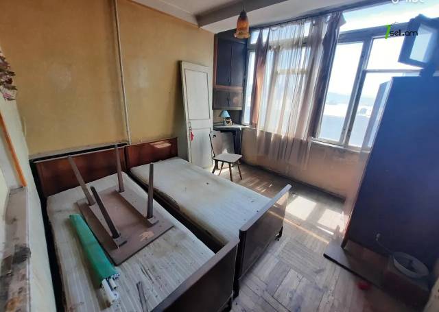 4 սենյականոց բնակարան Վիկտոր Համբարձումյան փողոցում, 94 քմ, քարե շենք