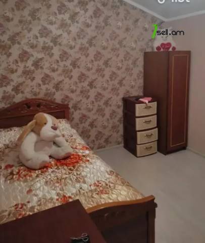 Երկու հարկանի քարե տուն Պարույր Սևակ թաղամասի 1-ին փողոցում Առինջում, 130 քմ, 2 սանհանգույց