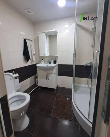 2 սենյականոց բնակարան Հին Երևանցու փողոցում, 70 ք.մ., 6/11 հարկ, կապիտալ վերանորոգված