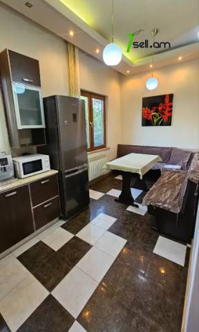 2 սենյականոց բնակարան Մեսրոպ Մաշտոցի պողոտայում, 58 քմ, 3/5 հարկ, եվրովերանորոգված, քարե շենք