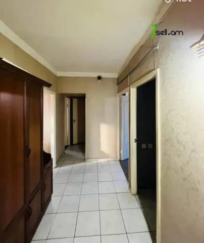 3 սենյականոց բնակարան Արցախի պողոտայում, 71 ք.մ., նախավերջին հարկ, կապիտալ վերանորոգված