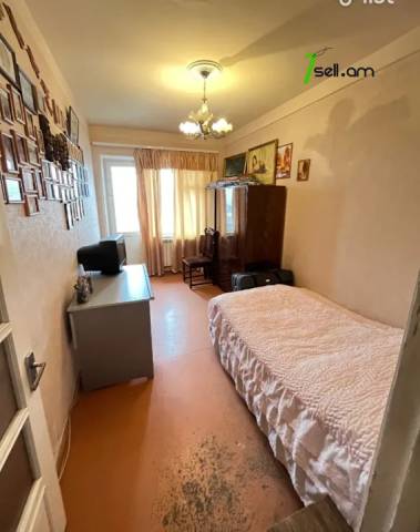 3 սենյականոց բնակարան Զաքարիա Քանաքեռցու փողոցում, 79 քմ, 6/9 հարկ, մի քանի պատշգամբ