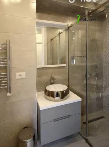 2 սենյականոց բնակարան Նալբանդյան փողոցում, 36 քմ, բարձր առաստաղներ, դիզայներական ոճով վերանորոգված