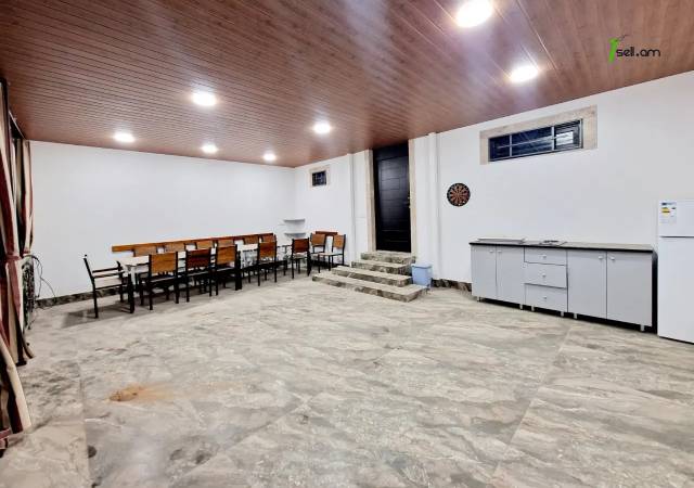 Երեք հարկանի թաունհաուզ, Դուրյան թաղամաս Ավանում, 330 ք.մ., 3+ սանհանգույց