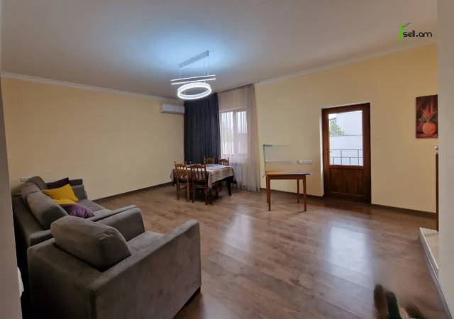 Երկու հարկանի տուն Պարույր Սևակ թաղամաս 2-րդ փողոցում Առինջում, 480 քմ, 3+ սանհանգույց