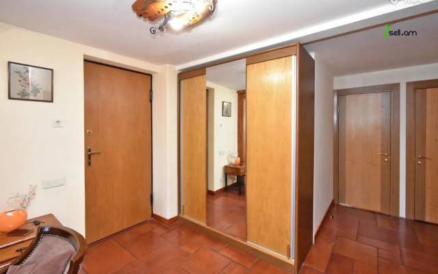 4 սենյականոց բնակարան նորակառույց շենքում Ծարավ Աղբյուրի փողոցում, 105 քմ, 2 սանհանգույց