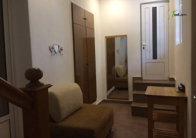 Երկու հարկանի քարե տուն, Armen Tigranyan street Արաբկիրում, 550 ք.մ., 3+ սանհանգույց