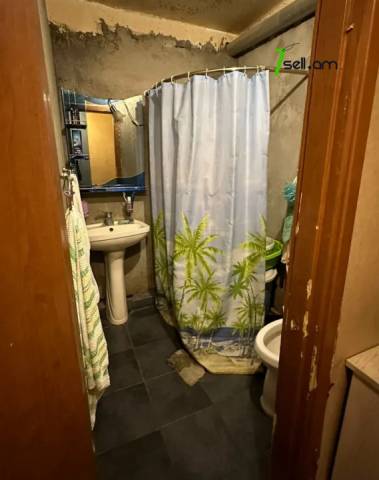 2 սենյականոց բնակարան Մազմանյան փողոցում, 49 քմ, քարե շենք