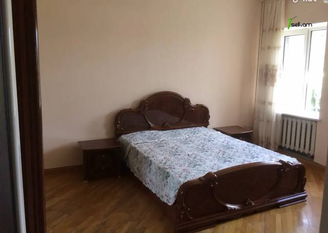 Երկու հարկանի քարե տուն Ազատության պողոտայում Արաբկիրում, 230 քմ, 3+ սանհանգույց