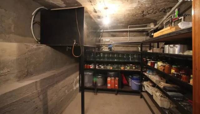 Երկու հարկանի քարե տուն Լուսինե Զաքարյան փողոցում Նորք Մարաշում, 343 քմ, 2 սանհանգույց