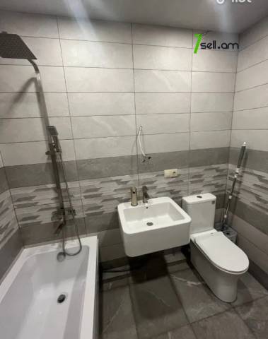 4 սենյականոց բնակարան նորակառույց շենքում Արամ Խաչատրյան փողոցում, 104 քմ, 5/13 հարկ