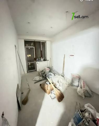 4 սենյականոց բնակարան նորակառույց շենքում Նիկողայոս Ադոնցի փողոցում, 105 ք.մ., 5/8 հարկ