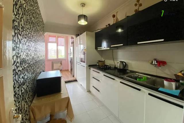 3 սենյականոց բնակարան Մելիք Մելիքյան փողոցում, 78 ք.մ., 5/9 հարկ, կապիտալ վերանորոգված