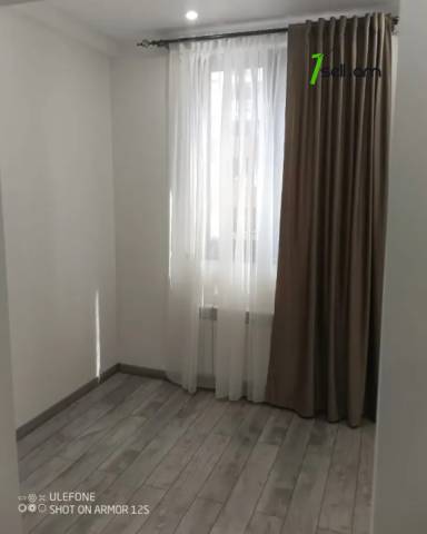 2 սենյականոց բնակարան Կոմիտասի պողոտայում, 57 ք.մ., նախավերջին հարկ, կապիտալ վերանորոգված, քարե շենք