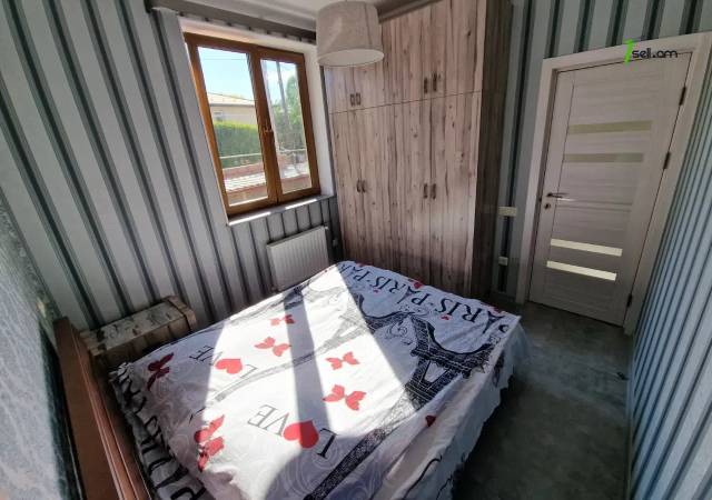 Երկու հարկանի քարե ամառանոց, Ջրվեժ թաղամաս Ջրվեժում, 800 ք.մ., 2 սանհանգույց, կապիտալ վերանորոգված