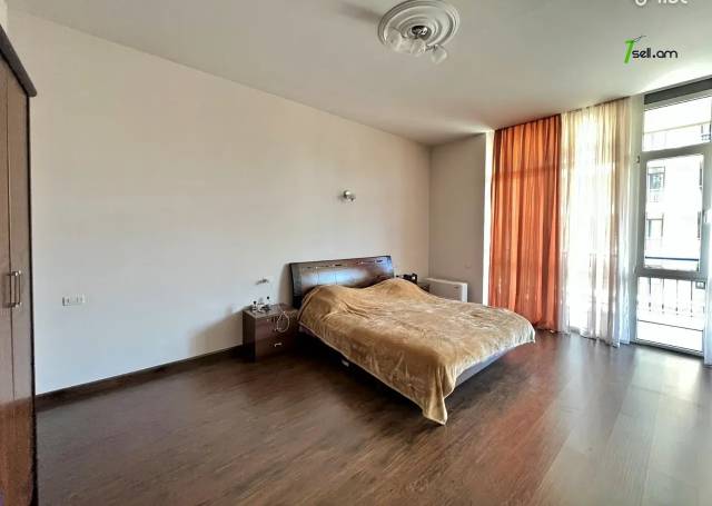 Ընդարձակ 4 սենյականոց բնակարան նորակառույց շենքում Արամի փողոցում, 255 ք.մ., 3+ սանհանգույց