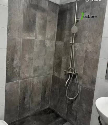 4 սենյականոց բնակարան Դրոյի փողոցում, 75 ք.մ., 9/13 հարկ, կապիտալ վերանորոգված