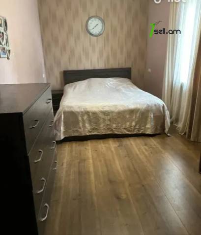 4 սենյականոց բնակարան Թոթովենցի փողոցում, 78 ք.մ., 3/5 հարկ, կապիտալ վերանորոգված, քարե շենք