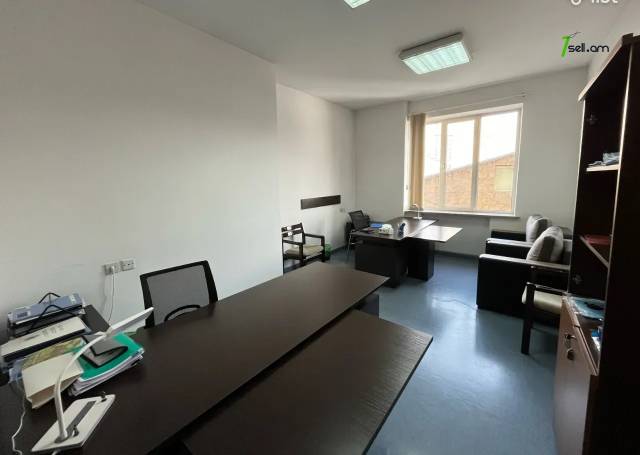 Գրասենյակային տարածք Պարոնյան փողոցում կենտրոնում, 95 քմ