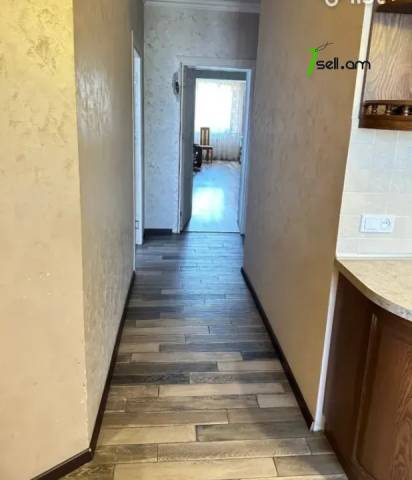 3 սենյականոց բնակարան Մոլդովական փողոցում, 82 ք.մ., 3/5 հարկ, կապիտալ վերանորոգված, քարե շենք