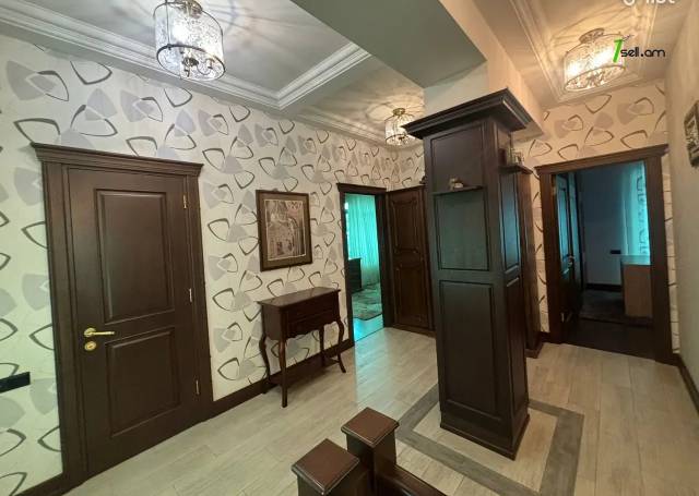 Երկու հարկանի քարե տուն Նվեր Սաֆարյան փողոցում Ավանում, 167 քմ, 3+ սանհանգույց