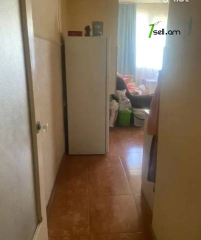 2 սենյականոց բնակարան Թոթովենցի փողոցում, 61 քմ, 2/5 հարկ, մասնակի վերանորոգում, քարե շենք