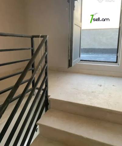 Երեք հարկանի տուն Ղափանցյան փողոցում Արաբկիրում, 160 քմ, 2 սանհանգույց