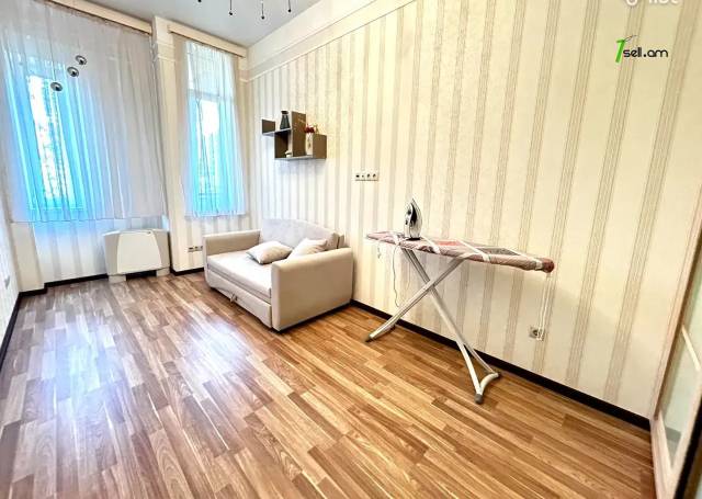 3 սենյականոց բնակարան նորակառույց շենքում Արամի փողոցում, 138 ք.մ., 2 սանհանգույց, բարձր առաստաղներ