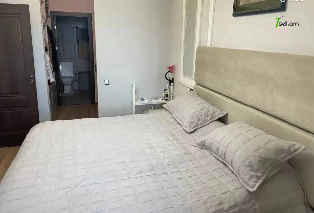 2 սենյականոց բնակարան նորակառույց շենքում Կոմիտասի պողոտայում, 90 ք.մ., բարձր առաստաղներ