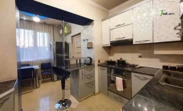 3 սենյականոց բնակարան Տիգրան Մեծի պողոտայում, 67 ք.մ., կապիտալ վերանորոգված, քարե շենք