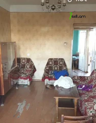 2 սենյականոց բնակարան Բակունցի փողոցում, 60 քմ, նախավերջին հարկ, քարե շենք