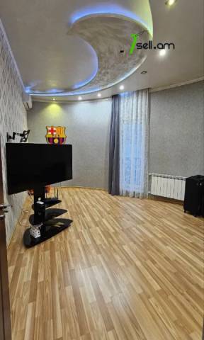 Երկու հարկանի քարե թաունհաուզ, Նորաշեն թաղամաս Աջափնյակում, 260 ք.մ., 2 սանհանգույց