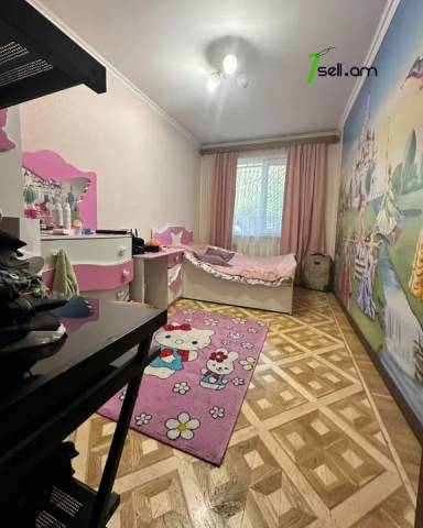 4 սենյականոց բնակարան Շիրակի փողոցում, 102 ք.մ., 1/4 հարկ, կապիտալ վերանորոգված, քարե շենք