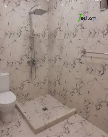 Մեկ հարկանի քարե տուն Խաչատուր Աբովյանի 1-ին փողոցում Առինջում, 150 քմ, 2 սանհանգույց