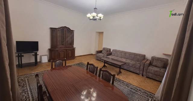 3 սենյականոց բնակարան Խորենացու փողոցում, 90 ք.մ., 3/5 հարկ, կապիտալ վերանորոգված, քարե շենք