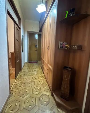 2 սենյականոց բնակարան Վարդանանց փողոցում, 62 ք.մ., բարձր առաստաղներ, 3/5 հարկ, կապիտալ վերանորոգված