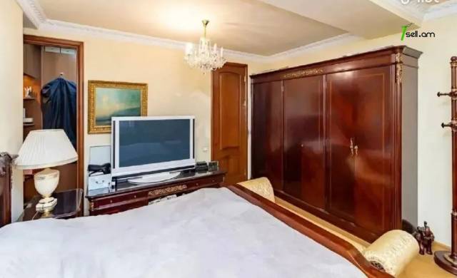 4 սենյականոց բնակարան Մոսկովյան փողոցում, 150 ք.մ., 2/8 հարկ, 2 սանհանգույց, եվրովերանորոգված