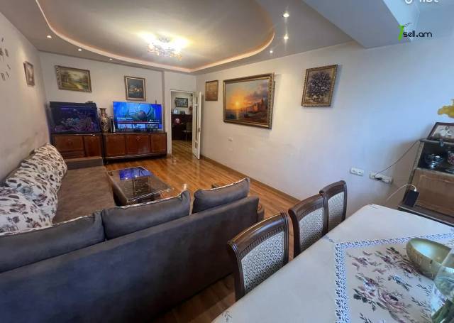 4 սենյականոց բնակարան Էրեբունիում, 100 քմ, 2/5 հարկ, եվրովերանորոգված, քարե շենք