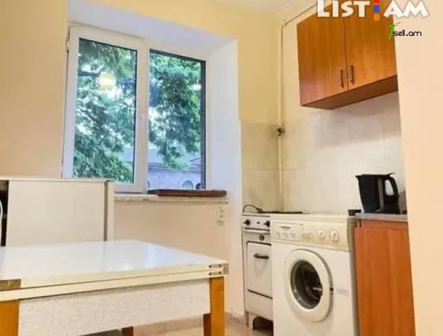 1 սենյականոց բնակարան Արաբկիրում, 36 քմ, 3/5 հարկ, կապիտալ վերանորոգված, քարե շենք