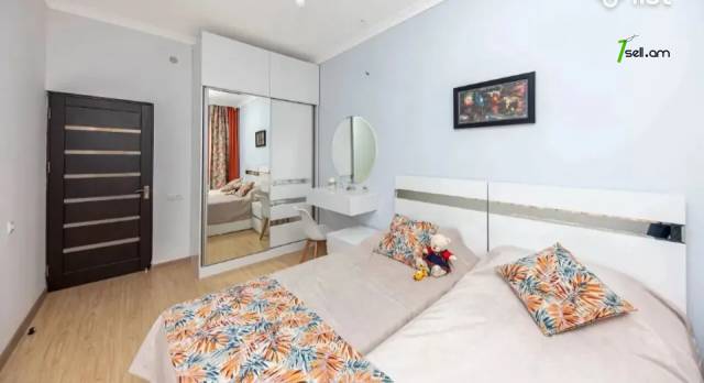 3 սենյականոց բնակարան նորակառույց շենքում, Улица Адонца, 100 քմ, նախավերջին հարկ, 2 սանհանգույց