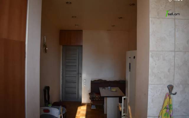 2 սենյականոց բնակարան Նելսոն Ստեփանյան փողոցում, 56 քմ, նախավերջին հարկ, կոսմետիկ վերանորոգում