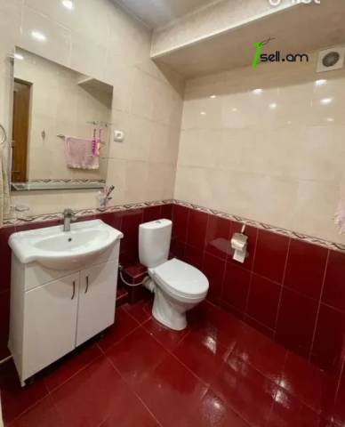 3 սենյականոց բնակարան Պետրոս Դուրյանի 1-ին փողոցում, 87 քմ, եվրովերանորոգված