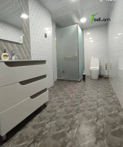 2 սենյականոց բնակարան նորակառույց շենքում Պարոնյան փողոցում, 77 ք.մ., 6/14 հարկ, բարձր առաստաղներ