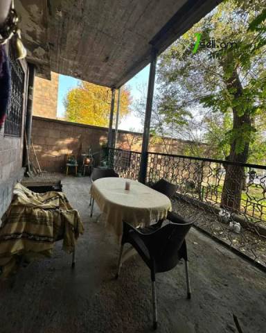 3 սենյականոց բնակարան Ազատության պողոտայում, 125 քմ, 1/5 հարկ, կապիտալ վերանորոգված, քարե շենք