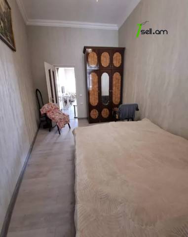 3 սենյականոց բնակարան Տիգրան Մեծի պողոտայում, 65 ք.մ., նախավերջին հարկ, կապիտալ վերանորոգված