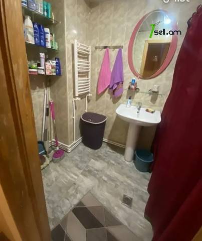 3 սենյականոց բնակարան, Թբիլիսյան խճուղի, 79 ք.մ., 12/16 հարկ, կապիտալ վերանորոգված